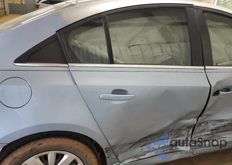 2011 Chevrolet Cruze Ls z USA, uszkodzony, nr VIN 1G1PC5SH8B7288696